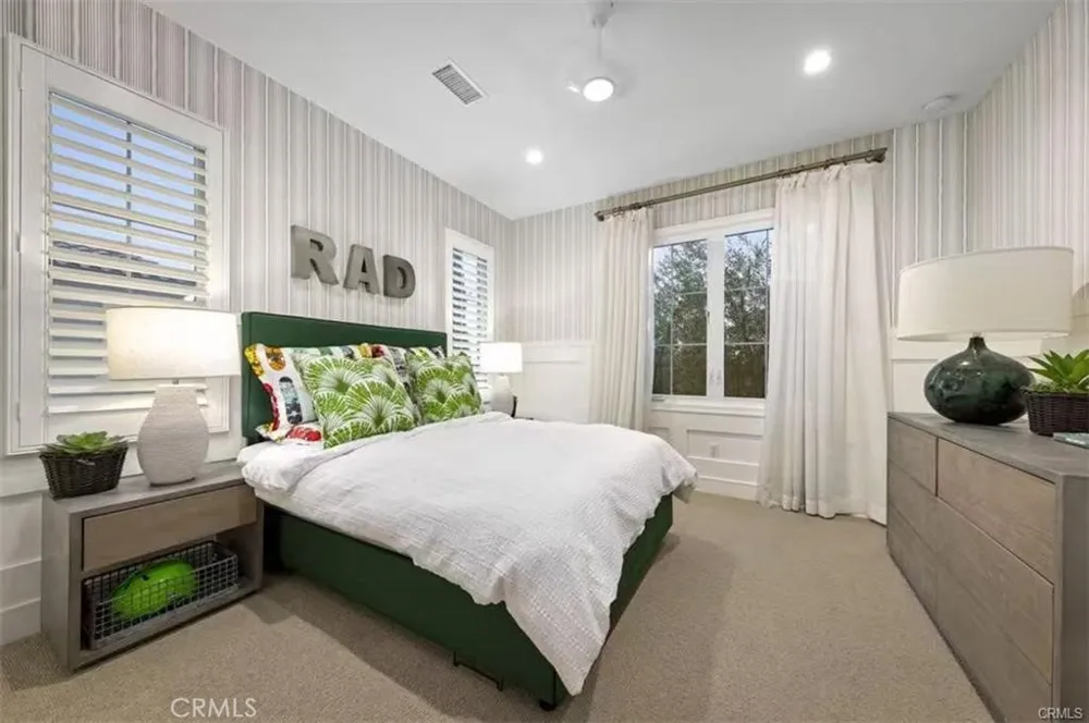 166 Villa Ridge Irvine, CA 92602