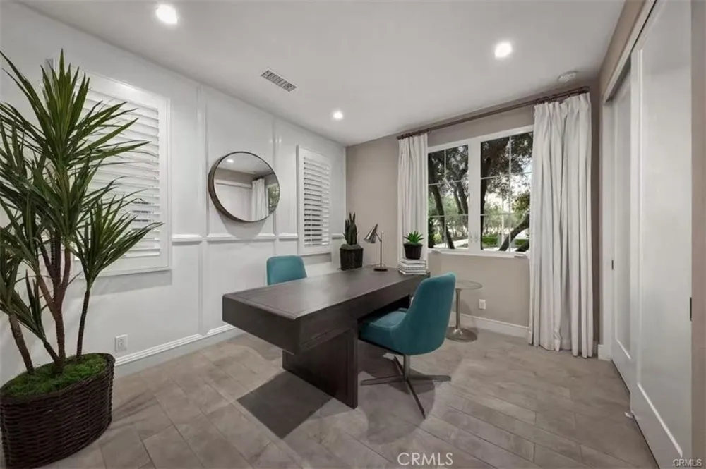 166 Villa Ridge Irvine, CA 92602