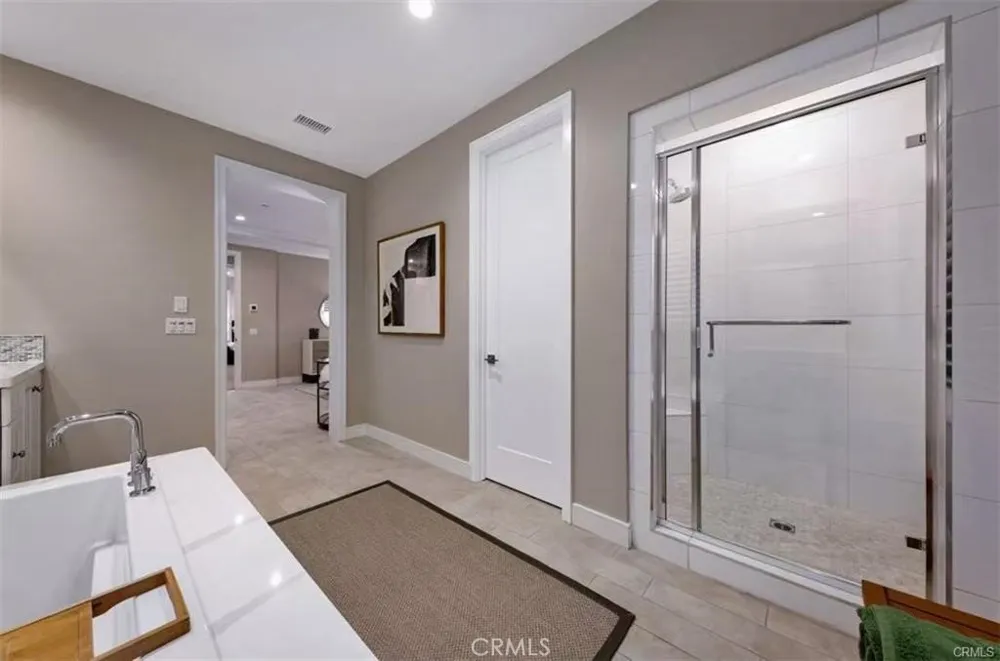 166 Villa Ridge Irvine, CA 92602