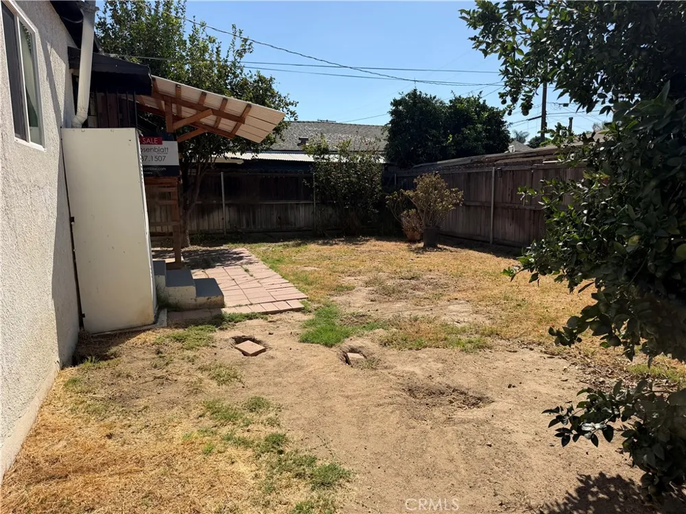 1196 W 3rd Pomona, CA 91766