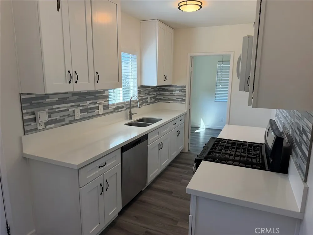 1196 W 3rd Pomona, CA 91766