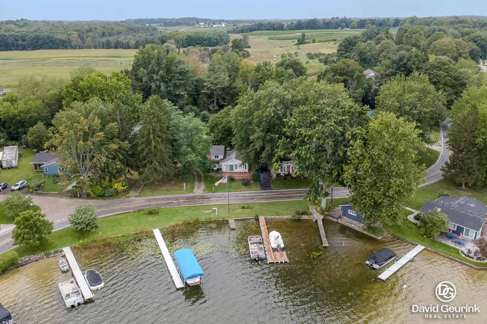 5996 122nd Avenue Fennville, MI 49408