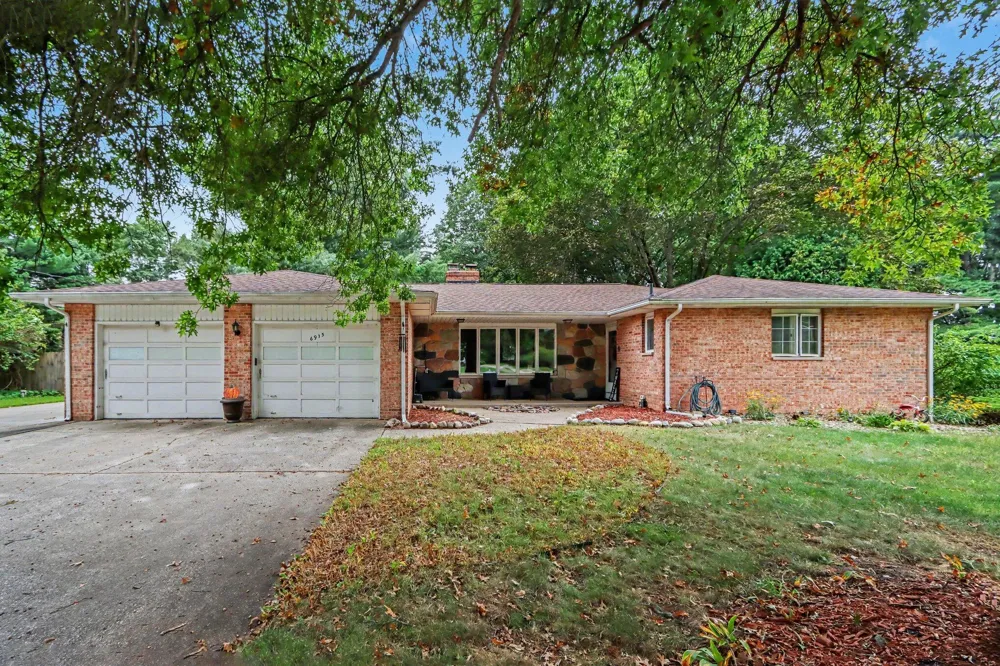 6915 Springbrook Lane Kalamazoo, MI 49004