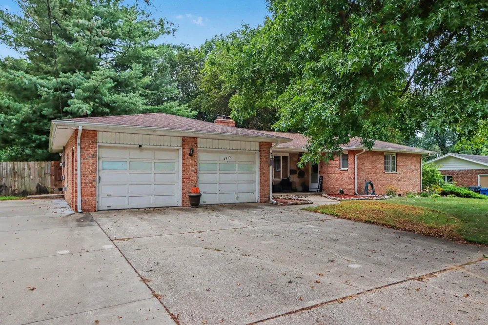 6915 Springbrook Lane Kalamazoo, MI 49004