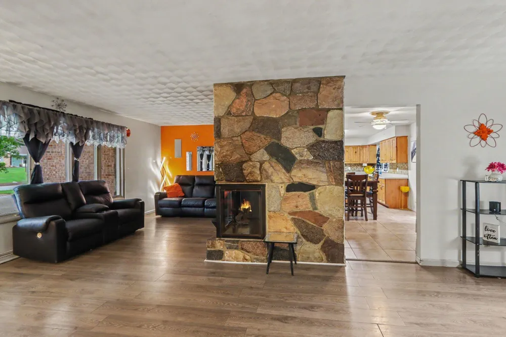 6915 Springbrook Lane Kalamazoo, MI 49004