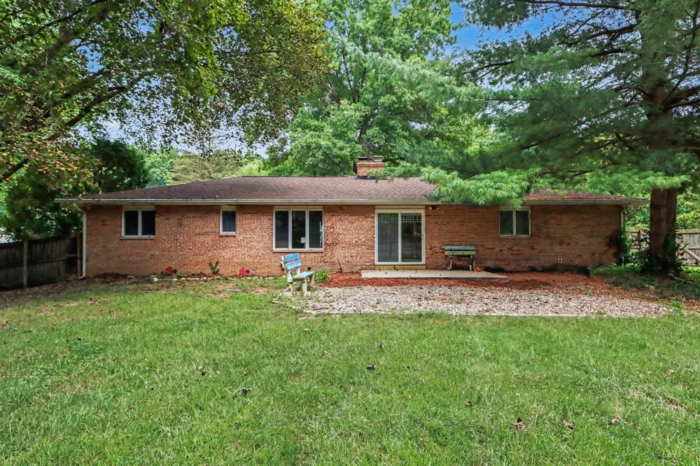6915 Springbrook Lane Kalamazoo, MI 49004