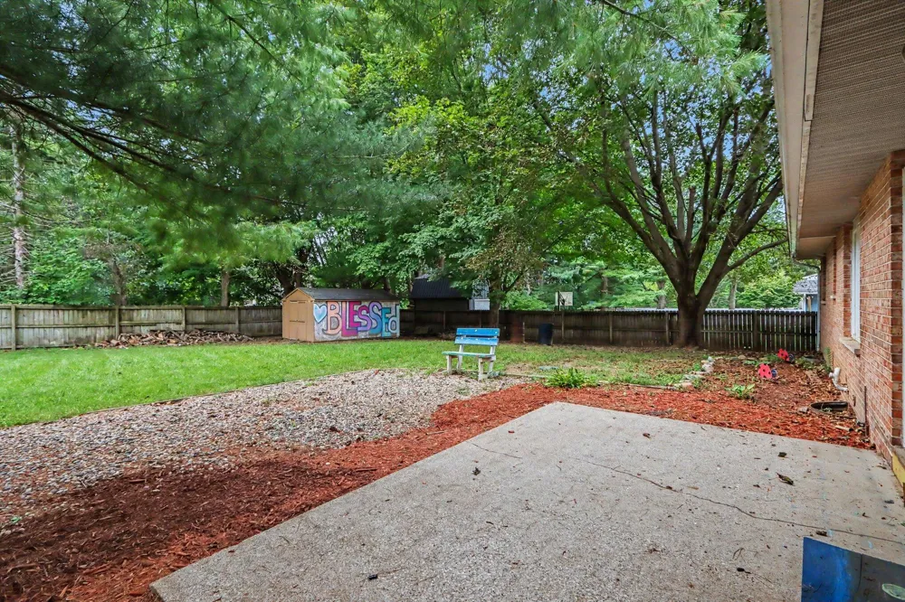 6915 Springbrook Lane Kalamazoo, MI 49004