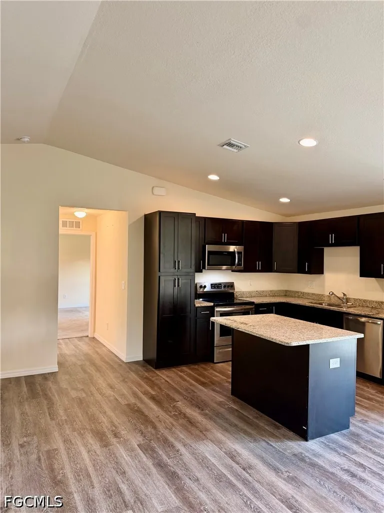 Royal Court Labelle, FL 33935