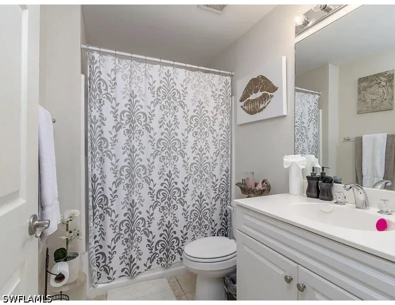 Lakeview Drive #4 Naples, FL 34112