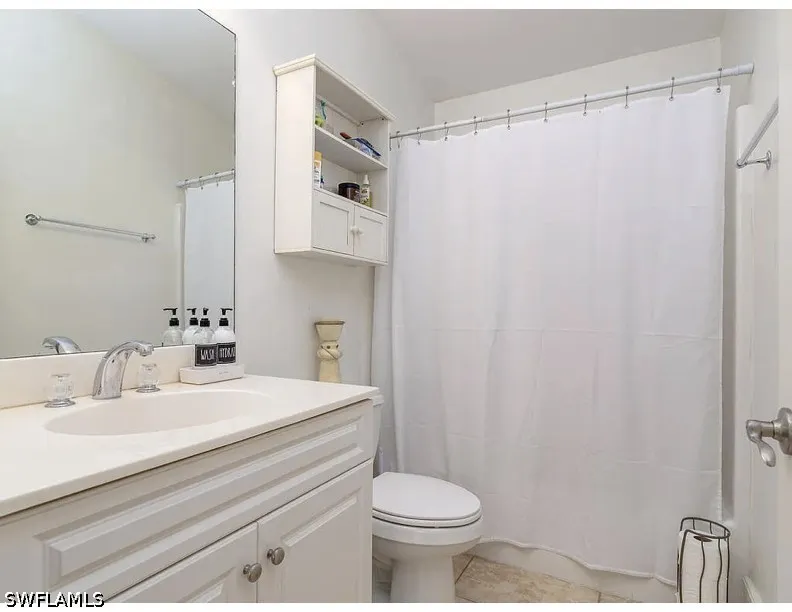 Lakeview Drive #4 Naples, FL 34112
