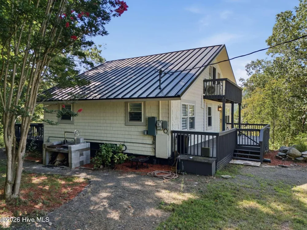 289 Bethabara Road Hayesville, NC 28904