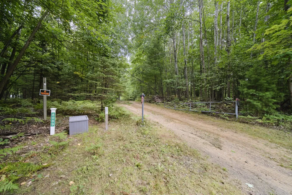 8089 Hunter's Ridge Trail Copemish, MI 49625