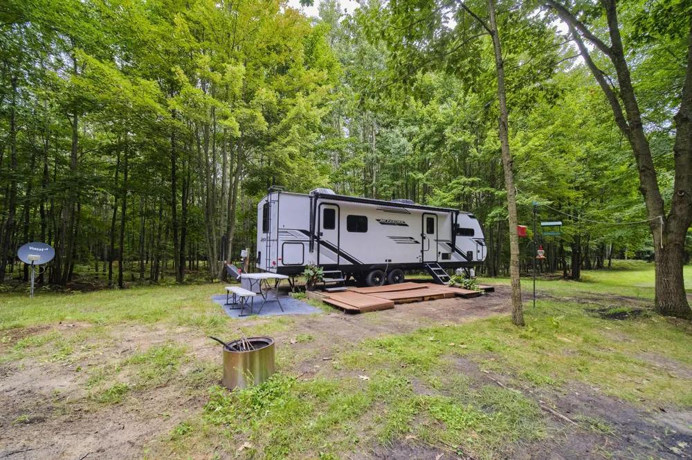 8089 Hunter's Ridge Trail Copemish, MI 49625