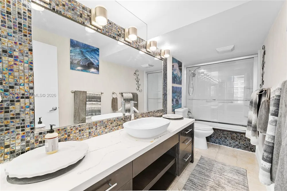 10275 Collins Ave #807 Bal Harbour, FL 33154