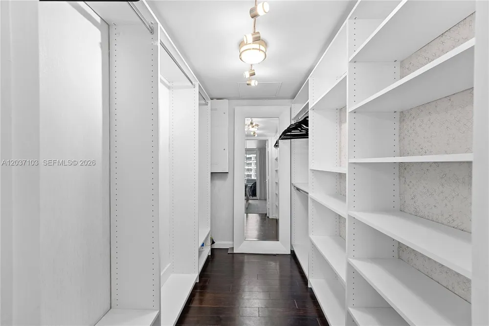 10275 Collins Ave #807 Bal Harbour, FL 33154