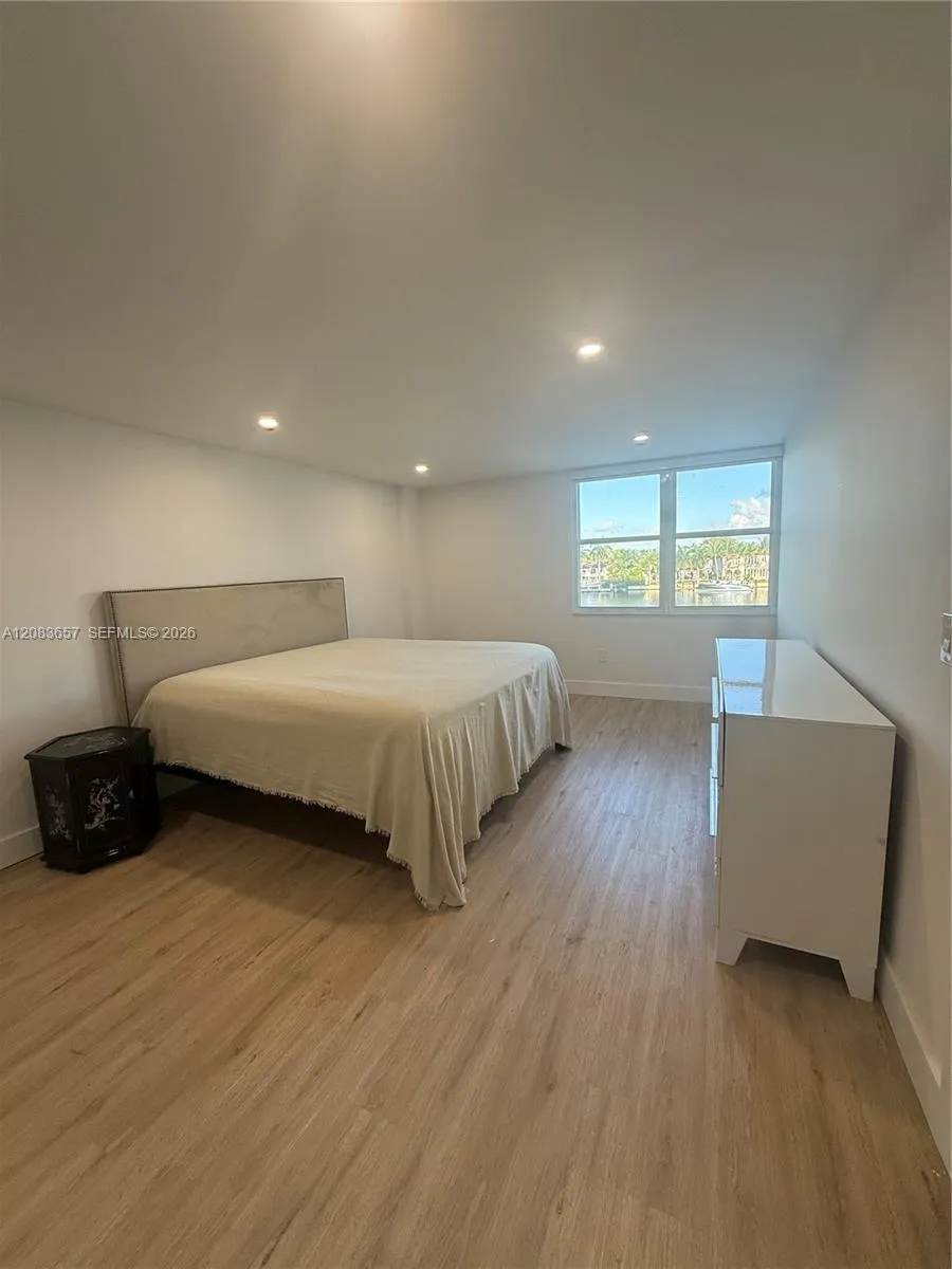 5750 Collins Ave #3F Miami Beach, FL 33140