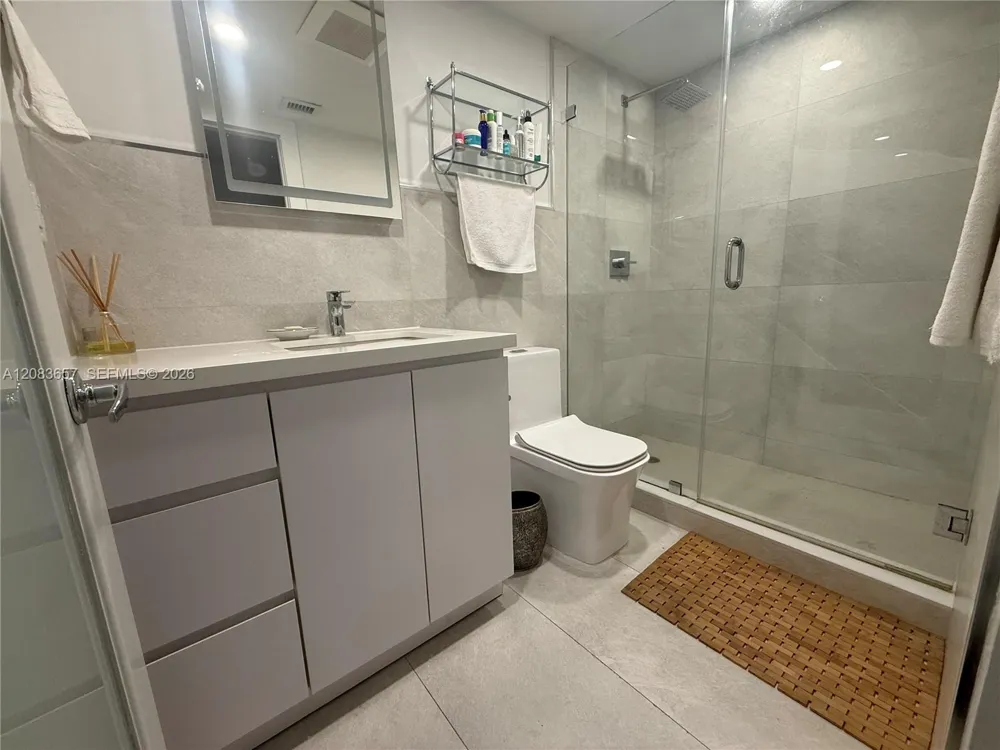 5750 Collins Ave #3F Miami Beach, FL 33140