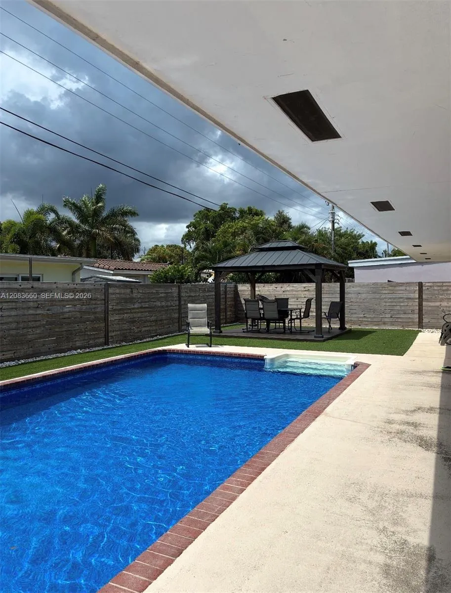2917 NE 13th Ave Pompano Beach, FL 33064