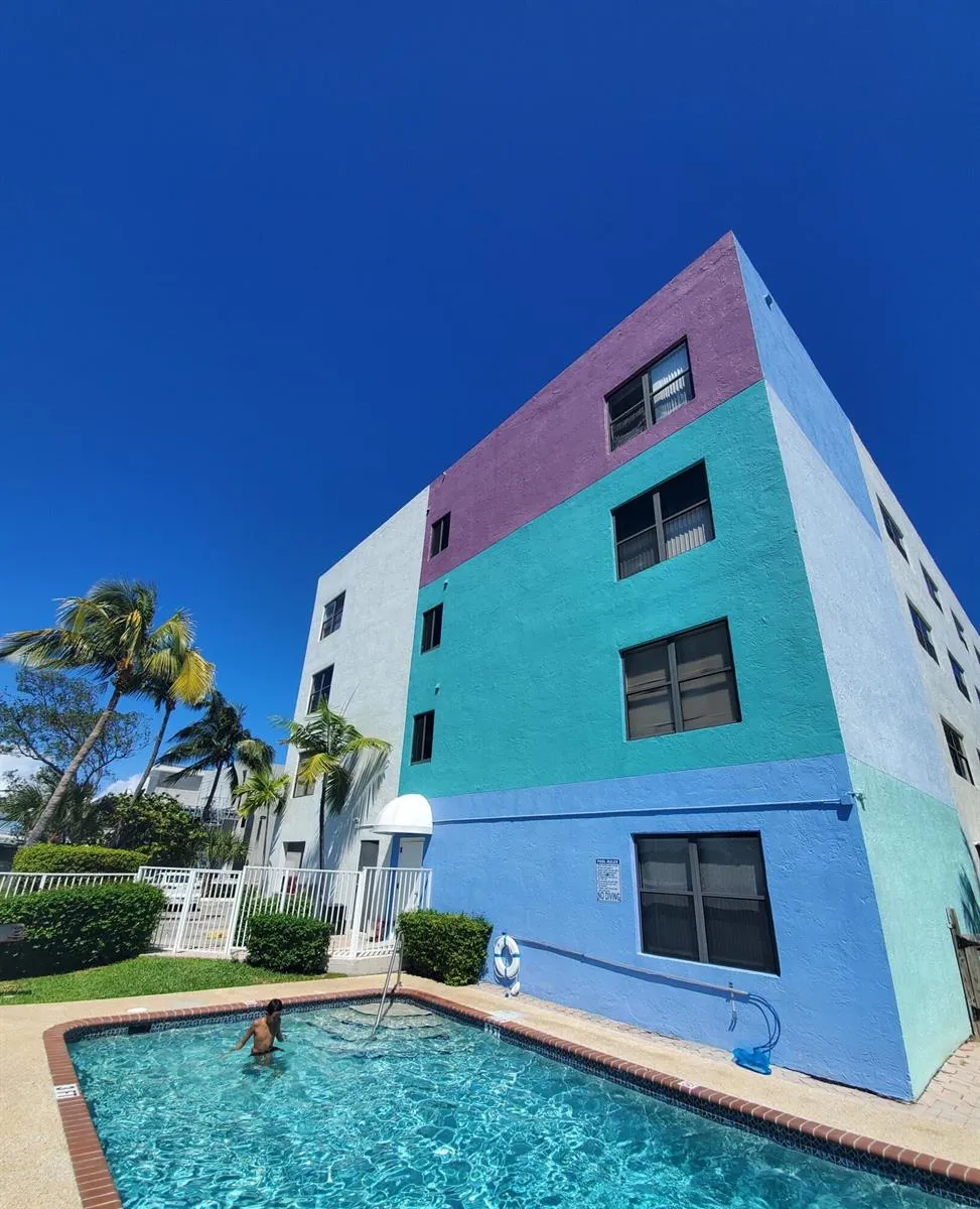 105 S RIVERSIDE DRIVE #102 Pompano Beach, FL 33062