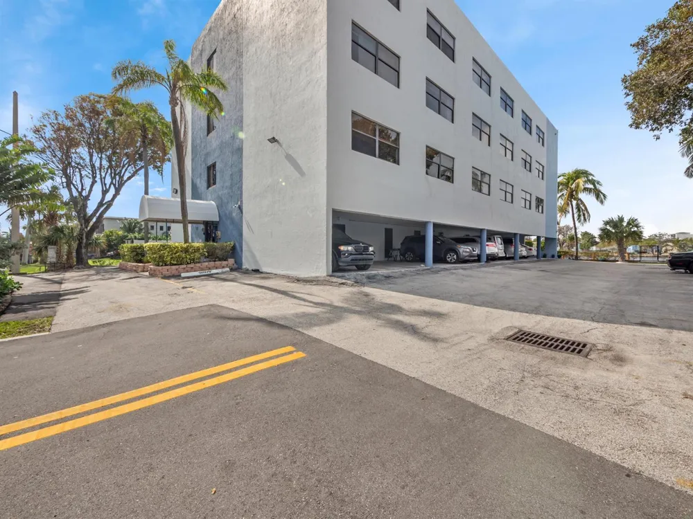 105 S RIVERSIDE DRIVE #102 Pompano Beach, FL 33062