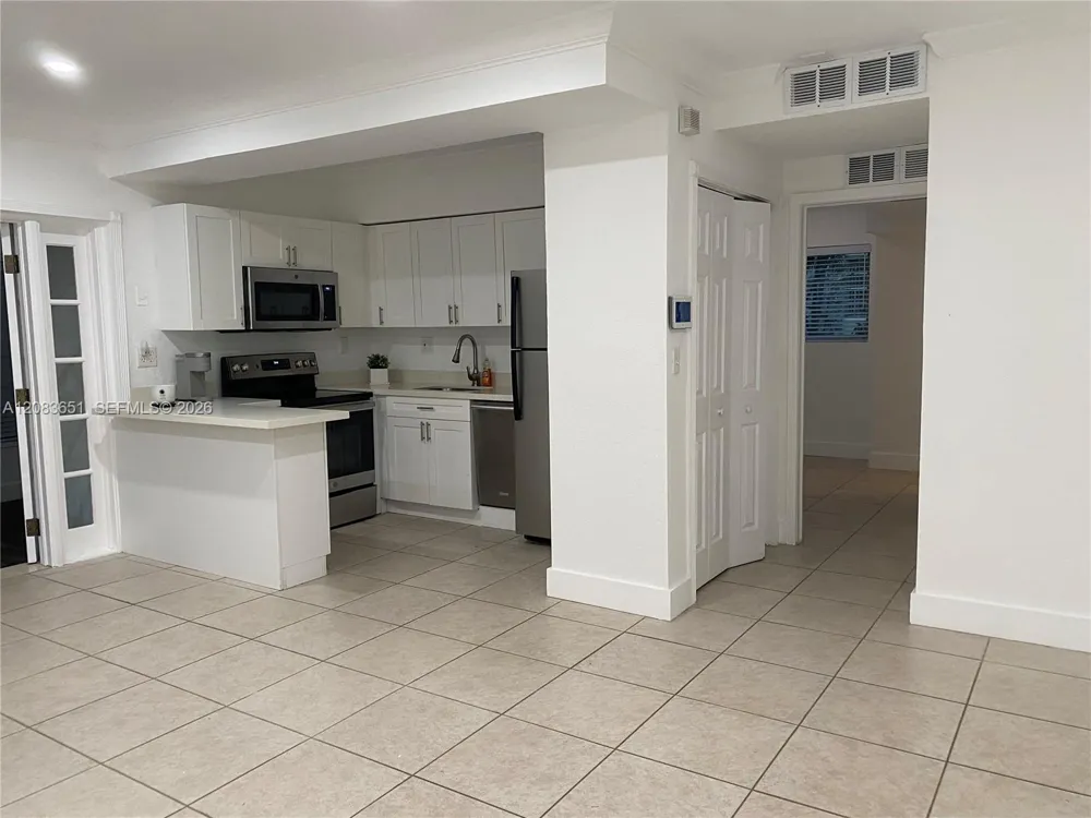 1 Edgewater Dr #103 Coral Gables, FL 33133