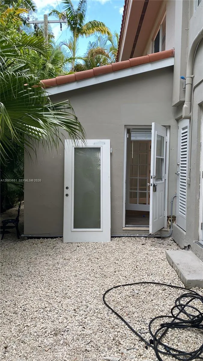1 Edgewater Dr #103 Coral Gables, FL 33133