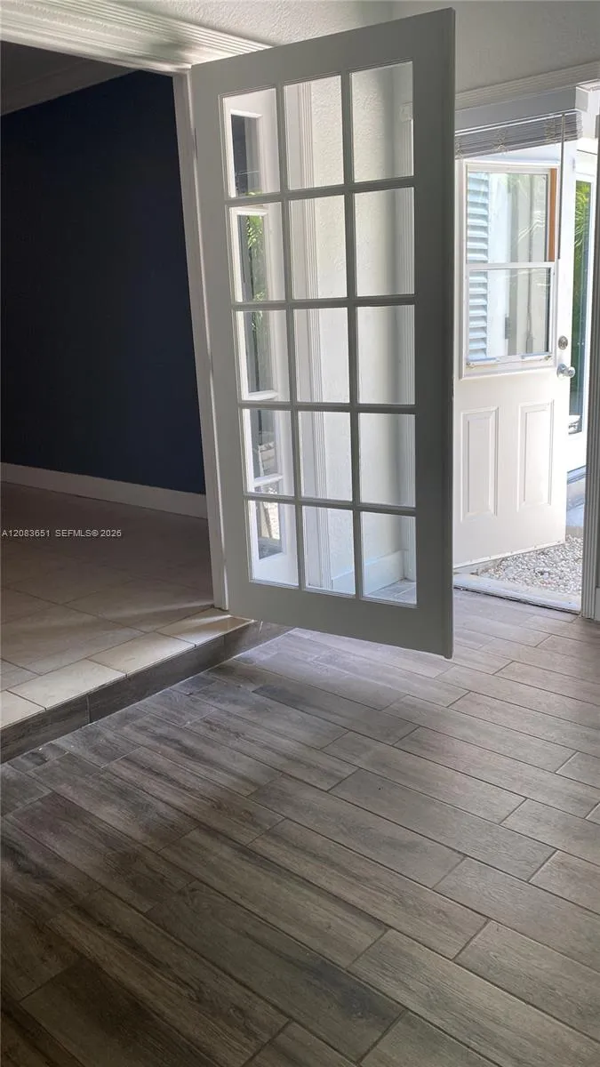 1 Edgewater Dr #103 Coral Gables, FL 33133