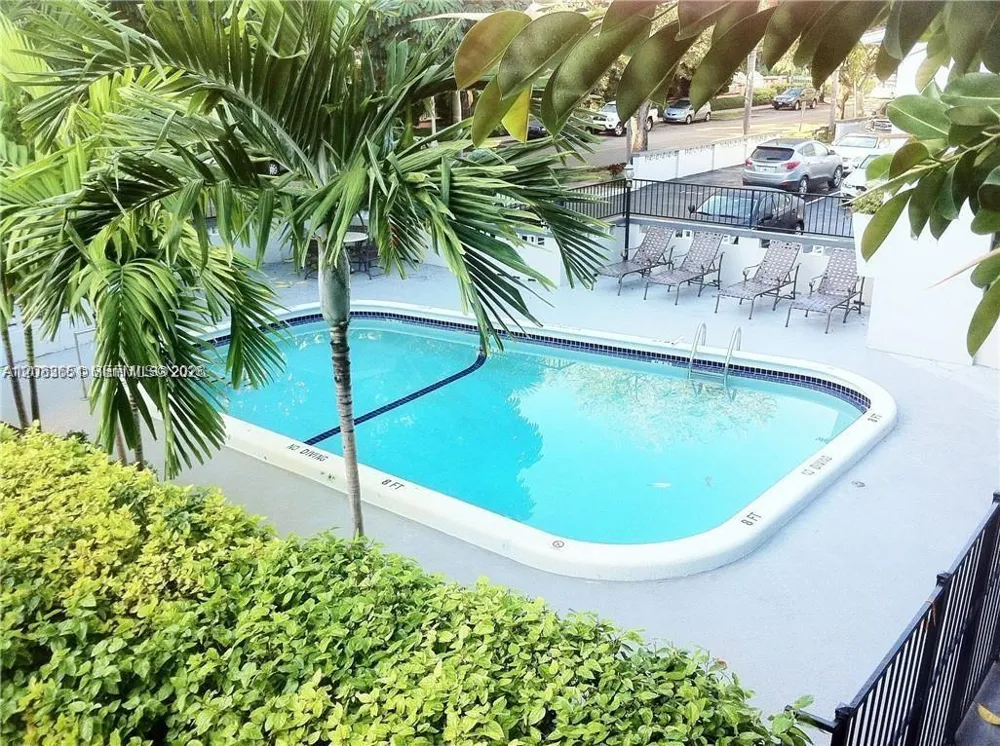 1 Edgewater Dr #103 Coral Gables, FL 33133