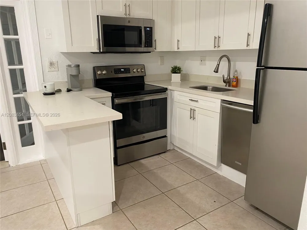 1 Edgewater Dr #103 Coral Gables, FL 33133