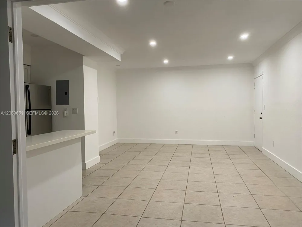 1 Edgewater Dr #103 Coral Gables, FL 33133