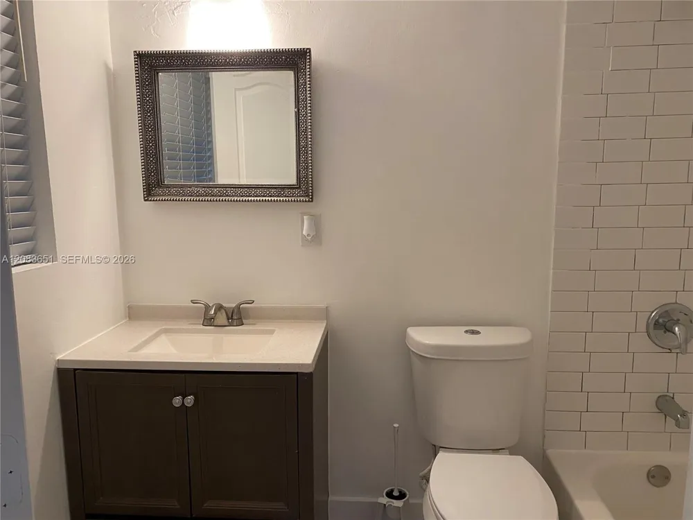1 Edgewater Dr #103 Coral Gables, FL 33133