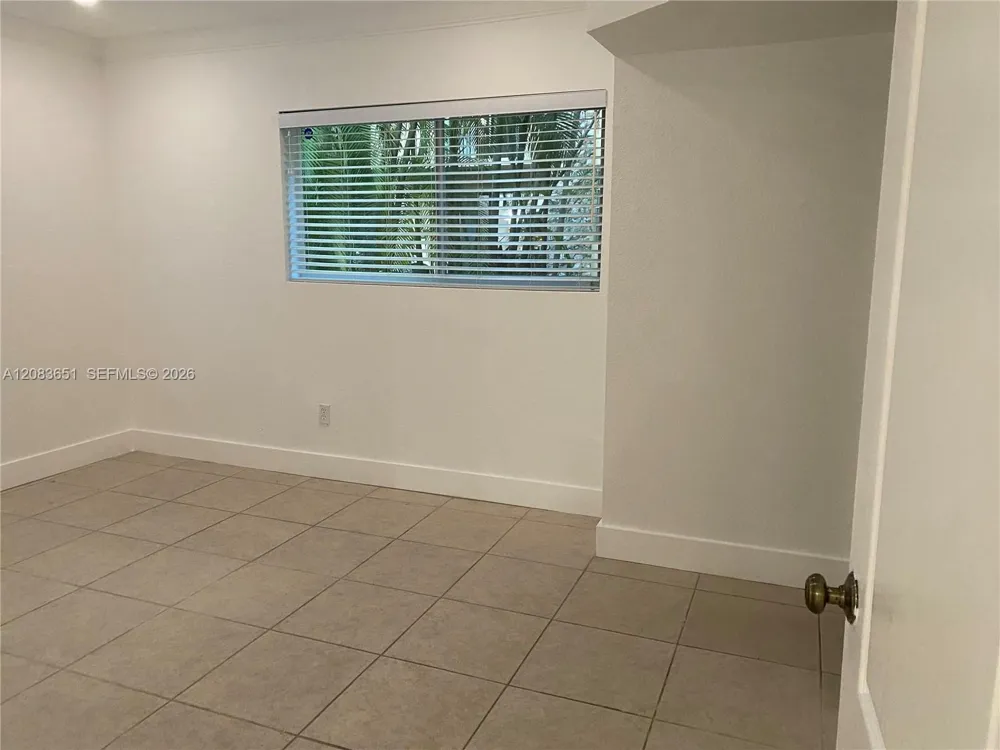 1 Edgewater Dr #103 Coral Gables, FL 33133
