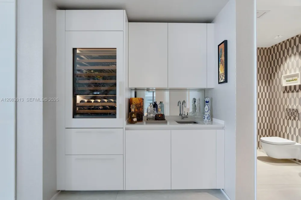1000 Biscayne Blvd #3402 Miami, FL 33132
