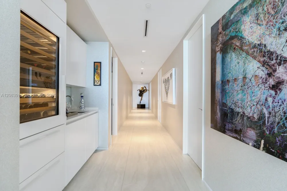 1000 Biscayne Blvd #3402 Miami, FL 33132