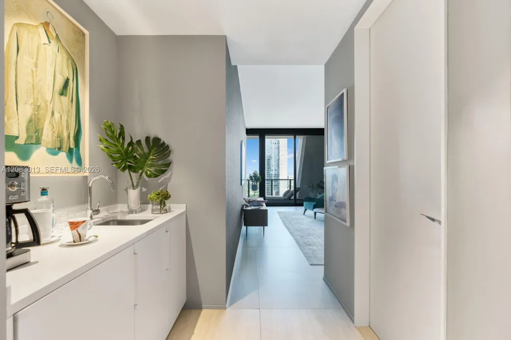 1000 Biscayne Blvd #3402 Miami, FL 33132