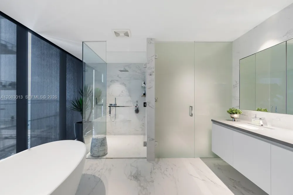 1000 Biscayne Blvd #3402 Miami, FL 33132