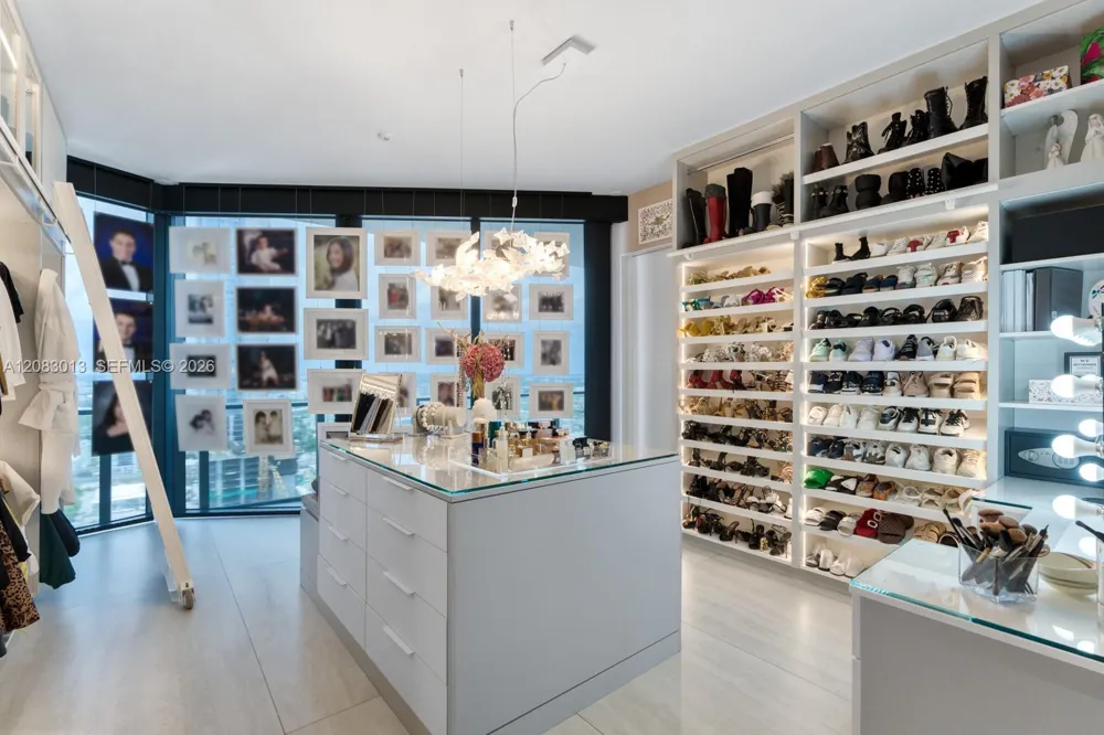 1000 Biscayne Blvd #3402 Miami, FL 33132