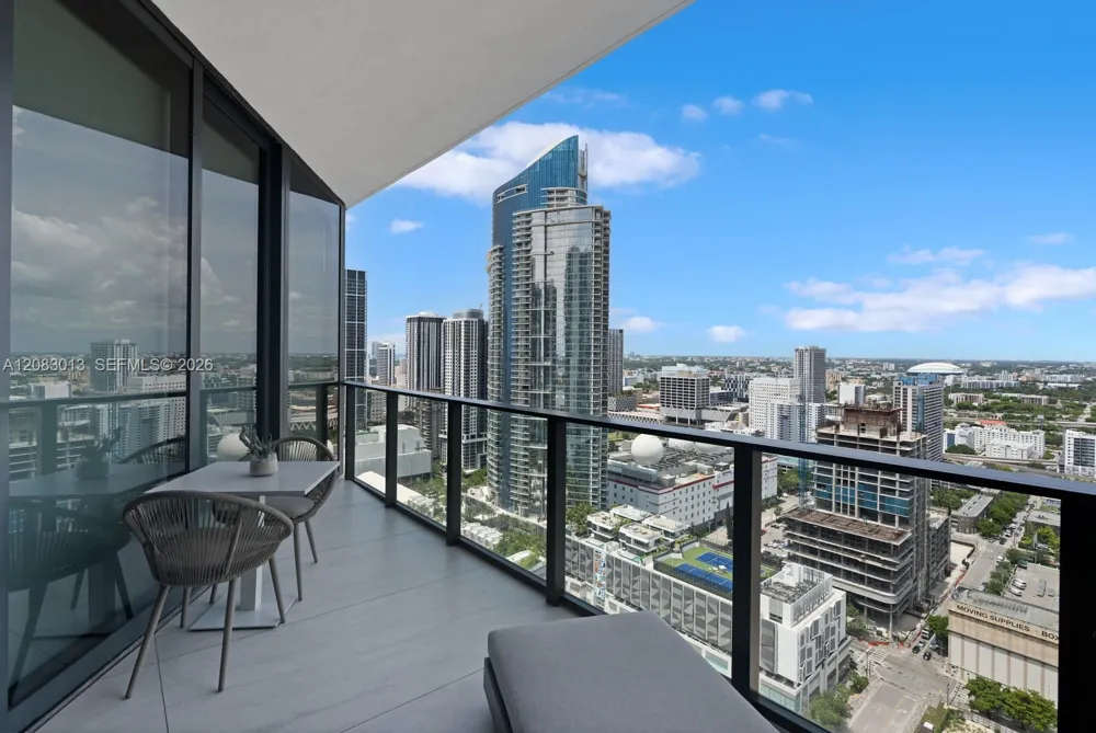 1000 Biscayne Blvd #3402 Miami, FL 33132