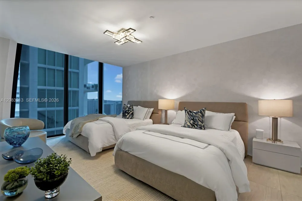 1000 Biscayne Blvd #3402 Miami, FL 33132