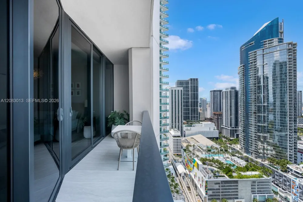 1000 Biscayne Blvd #3402 Miami, FL 33132