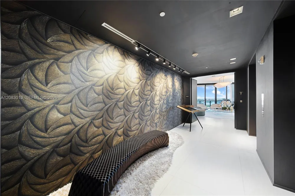 1000 Biscayne Blvd #3402 Miami, FL 33132