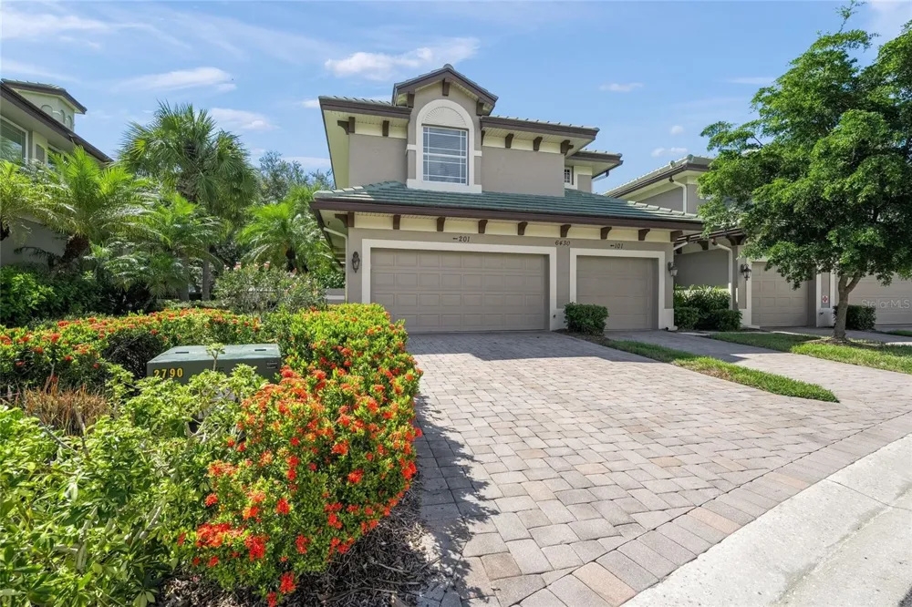 6430 MOORINGS POINT CIRCLE #201 Bradenton, FL 34202