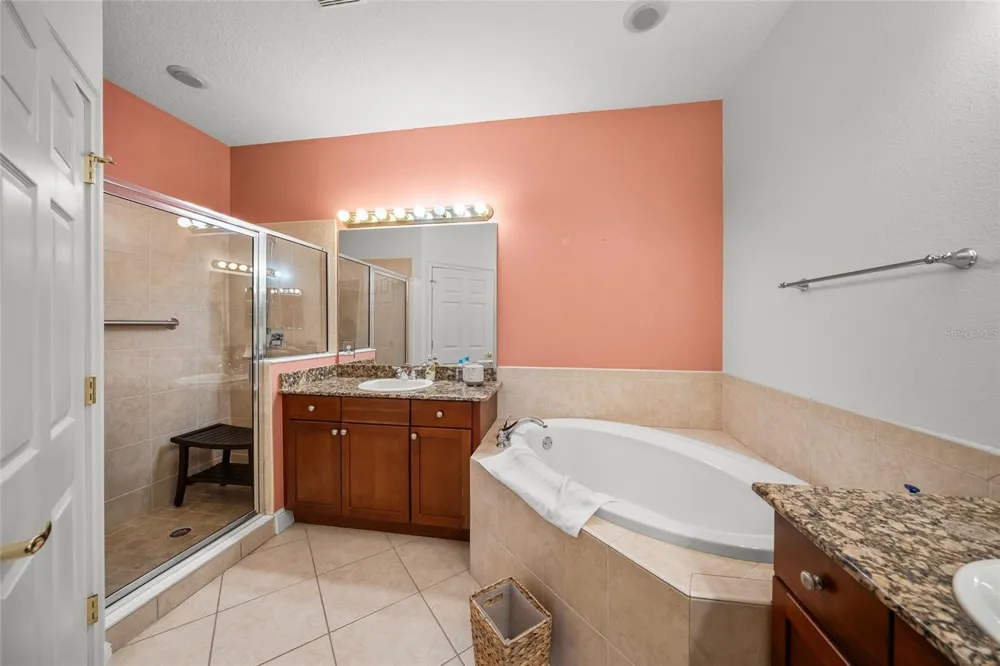 6430 MOORINGS POINT CIRCLE #201 Bradenton, FL 34202