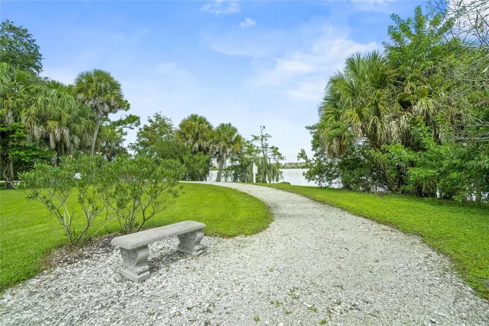 6430 MOORINGS POINT CIRCLE #201 Bradenton, FL 34202