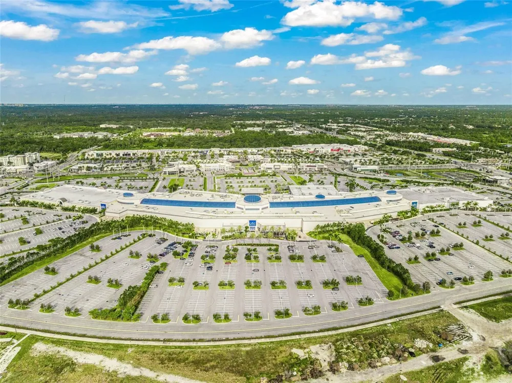6430 MOORINGS POINT CIRCLE #201 Bradenton, FL 34202