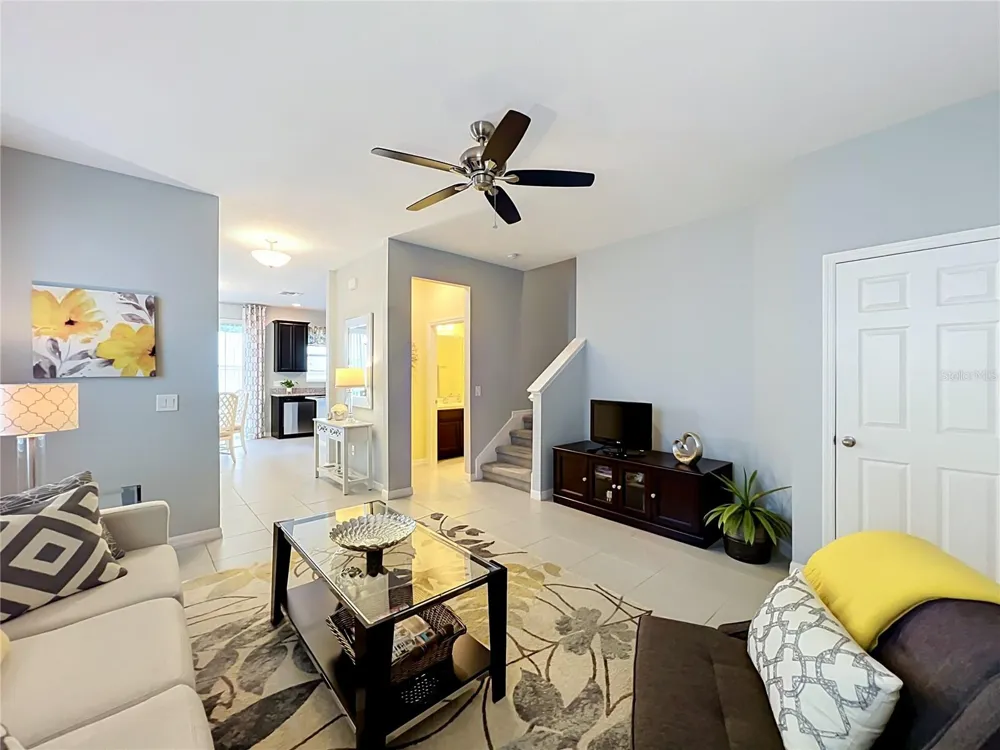 1196 E 10TH STREET Apopka, FL 32703