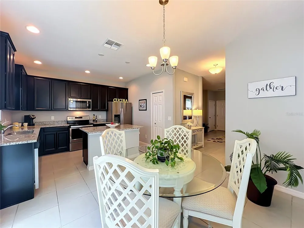 1196 E 10TH STREET Apopka, FL 32703