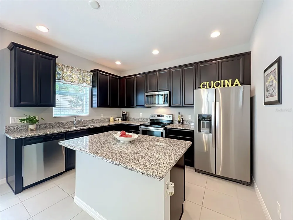 1196 E 10TH STREET Apopka, FL 32703