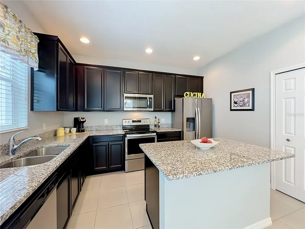 1196 E 10TH STREET Apopka, FL 32703