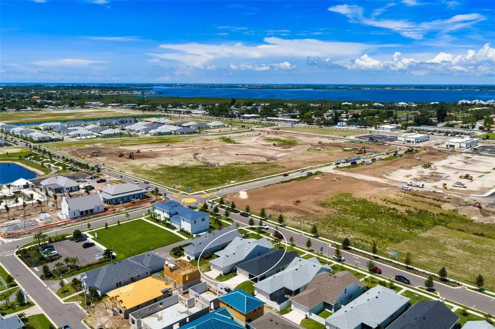 7646 SEAFLOWER PARKWAY Bradenton, FL 34210